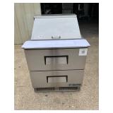 True 32ï¿½ refrigerated prep table with drawers