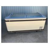 72ï¿½ AHT Malta freezer glass sliding top