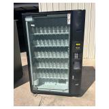 Bevmax refrigerated bottle crane vending machine