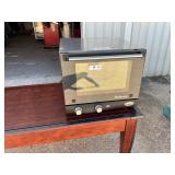 Cadco Roberta convection oven