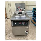 BKI electric pressure fryer
