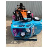 Ride-on toy car displays