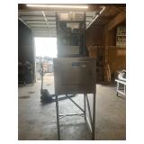 Howe remote ice flaker machine with bin