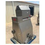 Superior masa feeder