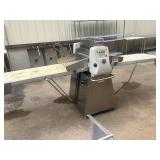 Rondo butterfly sheeter with flour duster