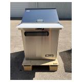 New 27ï¿½ refrigerated megatop  prep table on caster