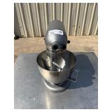 Kitchen Aid 4 1/2 qt mixer with paddle