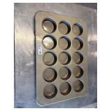 Chicago Metallic Muffin Pan 15ct