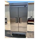 True commercial 2 door refrigerator
