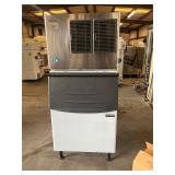Hoshizaki ice machine with bin