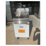New Adcraft Valyr 70# LP 2 baskets fryer casters
