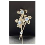 Vintage filigree flower heads brooch pin.