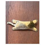 whimsical, mixed-metal cat brooch Pin