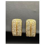 Vintage clip on earrings. Gold tone clear