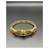 Vintage bangle bracelet. Hinged.