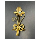 Vintage gold tone flower leaf brooch pin.