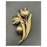 Vintage gold tone Trifari brooch pin