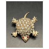 Vintage frog rhinestones brooch pin.
