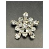 Vintage flower rhinestone brooch pin.