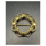 vintage gold tone brooch  wreath design
