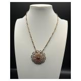 Vintage flower shaped pendant chain necklace