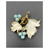 vintage marked Sarah Coventry brooch pin