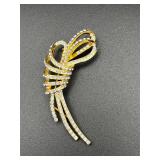 Gold tone rhinestones brooch pin.
