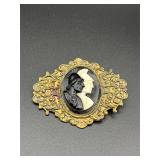 Vintage Cameo brooch pin.