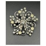 Vintage rhinestones brooch pin