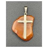 Reversible pendant. One side cross.