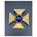 Vintage  cross design brooch pin.
