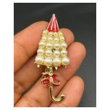 Vintage umbrella brooch pin.