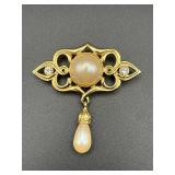 vintage Lady Remington (LR) brooch Pin