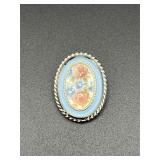 Vintage flowers  cameo brooch pin pendant.