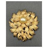 vintage Crown Trifari gold-tone brooch pin. Layer