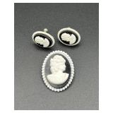 Vintage cameo brooch and earrings. Set.