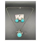 Necklace and earrings set.
