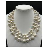 Vintage Marvella tripple strand beads necklace.