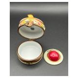'Peint Main' trinket box.