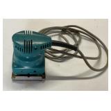Makita Finishing Sander, Model B04510. Powers on