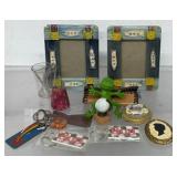 Vintage Floral Fresco compact, keychains, 4 x 5