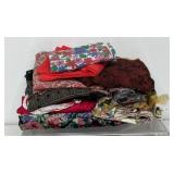 Material lot and round doilies