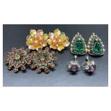 4 Vintage clip on earrings