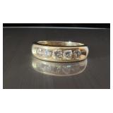 Menï¿½s Gold Band channel set 5 diamond ring