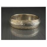 14k Gold 2 toned menï¿½s band 6.44g size 10.25