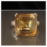 14K gold topaz ring size 6.5, 4.76g