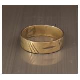 18k Gold Band Size 7.75, 2.89g