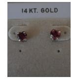 14k gold heart earrings .61g