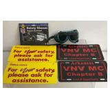 4 plates and 2 safety goggles, Safety Glasses