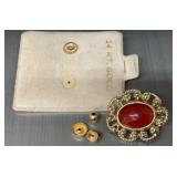 14K Gold clip on earring. 4.58 grams. And 14K